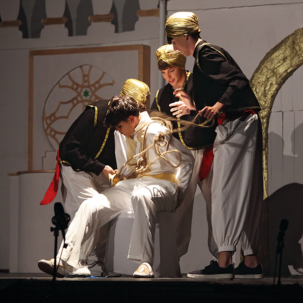 12 Aladdin Juvenil 2025